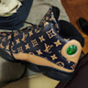 Meet your Posher, Derrick